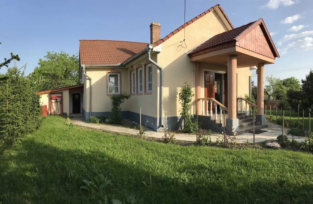 Casa de vanzare in Acaș.