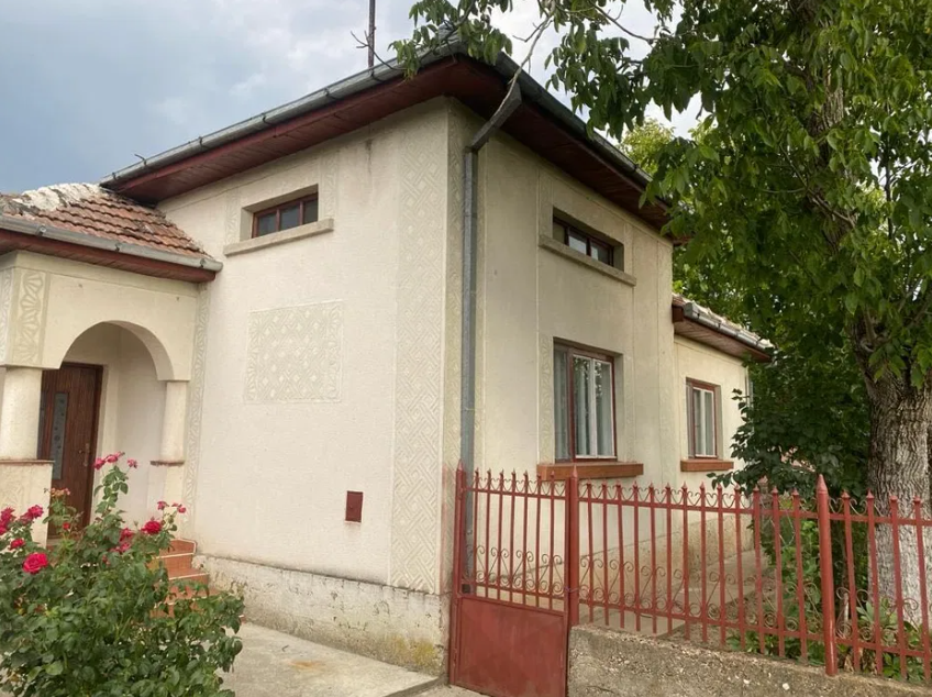 Casa de vanzare 
Baba Novac