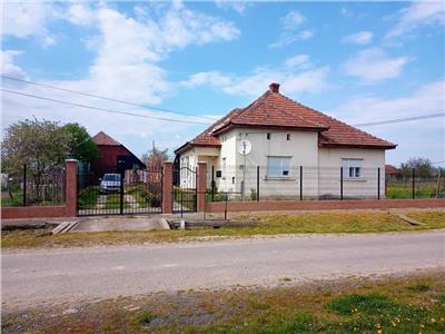 Casa de vanzare Tataresti sau schimb cu apartament in Satu Mare.